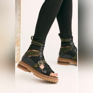 (40 eu) or size (10 us) Free People boot/sandal black and moss green.